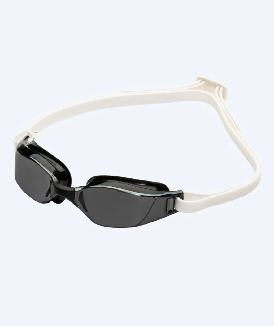 Aquasphere okulary do pływania na zawody - Xceed A1 - Biały/czarny (przydymione szkła)