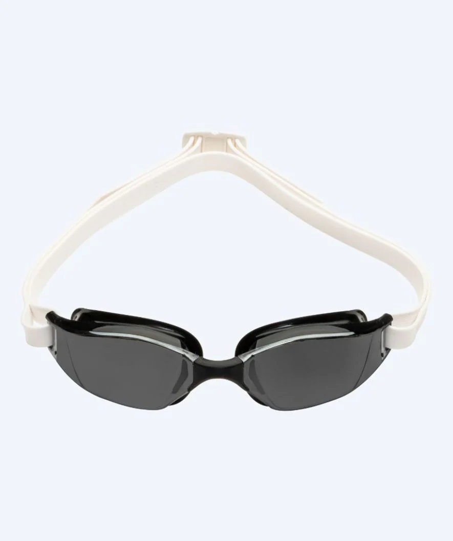 Aquasphere okulary do pływania na zawody - Xceed A1 - Biały/czarny (przydymione szkła) - Image 2