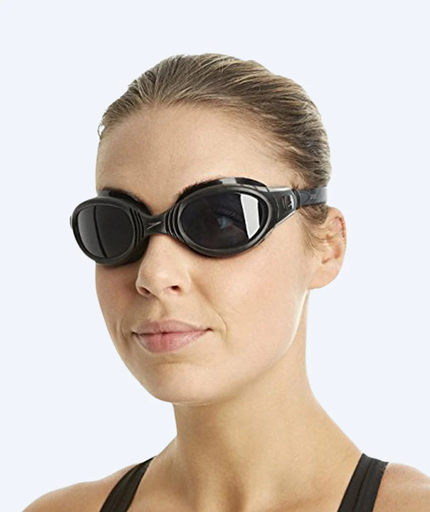 Speedo okulary do pływania treningowe - Biofuse Flexiseal - Czarne (przyciemniane szkła) - Image 7
