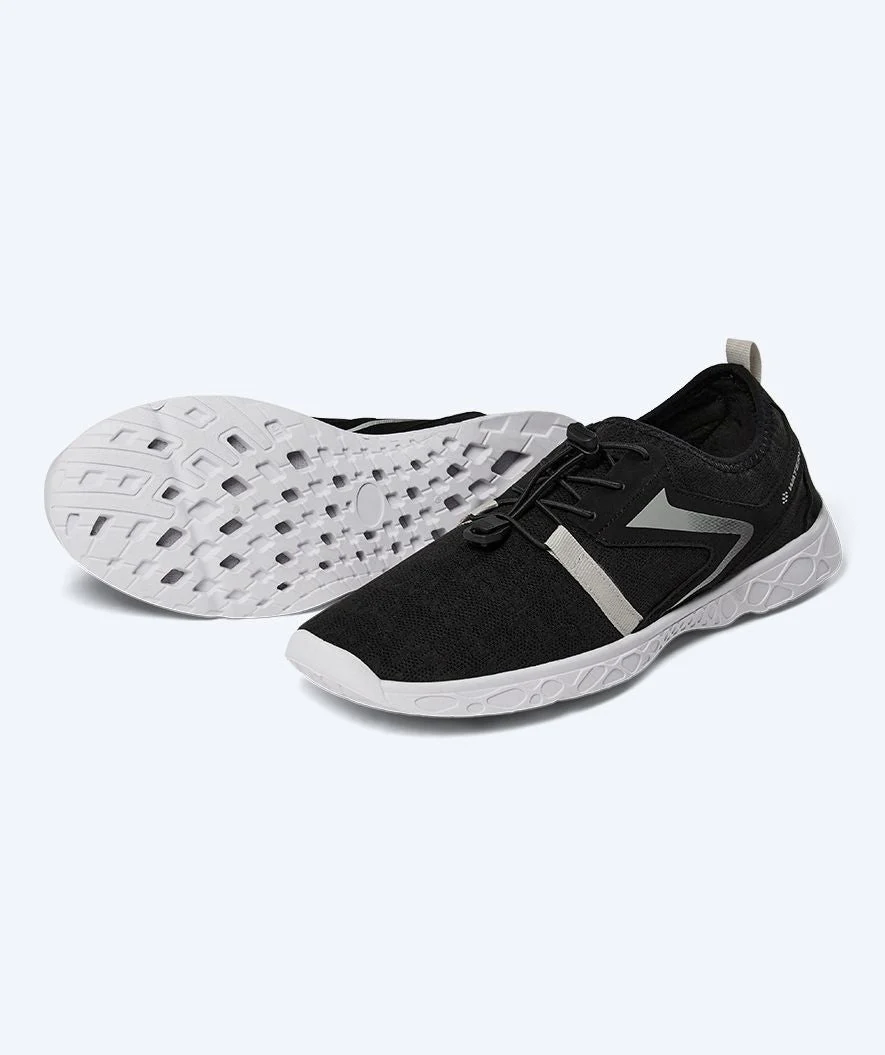 Watery-buty-do-wody-dla-kobiet-Goose-czarne - Image 2