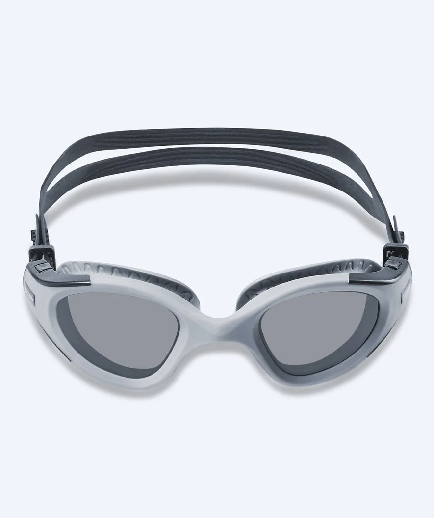 Watery okulary do pływania treningowe - Kelvin Active - Szare (przydymione soczewki) - Image 2