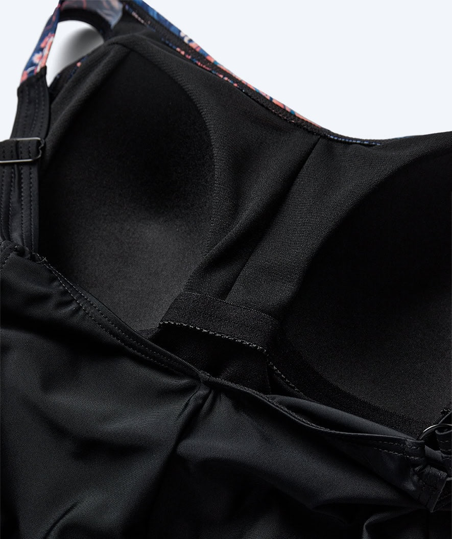 Watery strój kąpielowy dla kobiet plus size w kwiaty - Vale - Czarny/fioletowy - Image 10